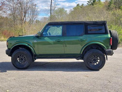 Eruption Green Metallic 2023 Ford Bronco Outer Banks