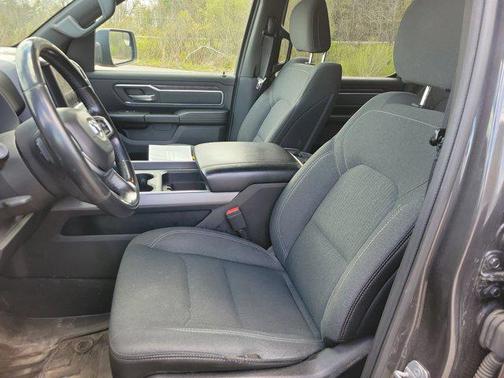 Granite Crystal Metallic Clearcoat 2019 RAM 1500 Big Horn