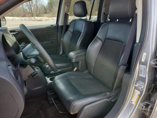 Billet Silver Metallic Clearcoat 2016 Jeep Compass 75th Anniversary