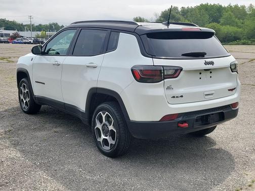 Bright White Clearcoat 2022 Jeep Compass Trailhawk