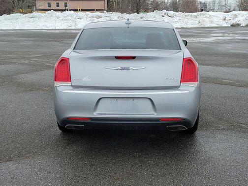 2016 Chrysler 300 S