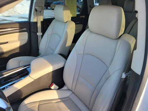 2023 Buick Enclave Essence AWD