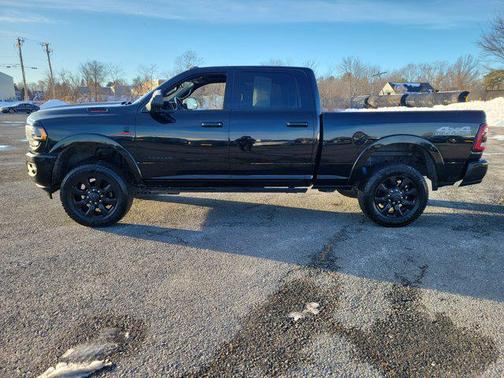 2022 RAM 2500 Limited Crew Cab 4x4 6'4' Box