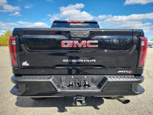 2024 GMC Sierra 2500 AT4