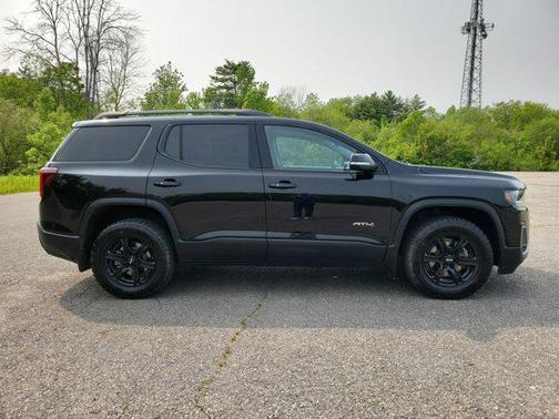 2022 GMC Acadia AWD AT4
