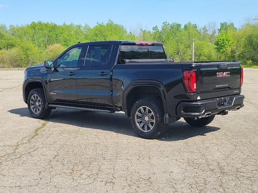 Onyx Black 2025 GMC Sierra 1500 AT4