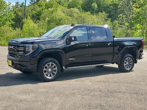 Onyx Black 2025 GMC Sierra 1500 AT4
