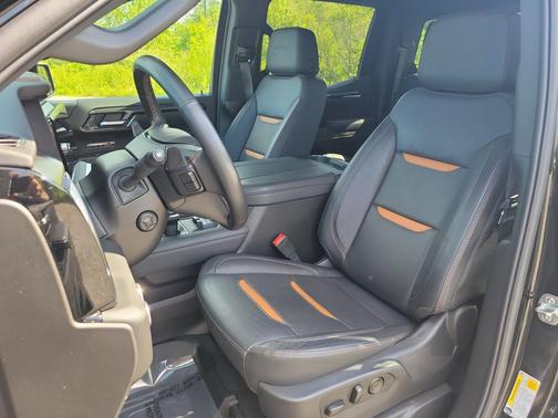 Onyx Black 2025 GMC Sierra 1500 AT4