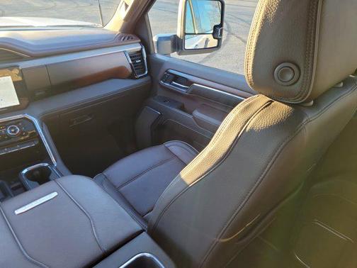 2024 GMC Sierra 2500 Denali