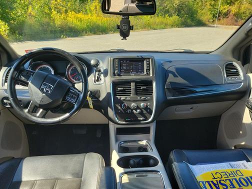 White Knuckle Clearcoat 2019 Dodge Grand Caravan SXT