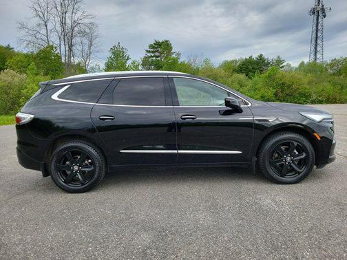 2023 Buick Enclave Essence AWD