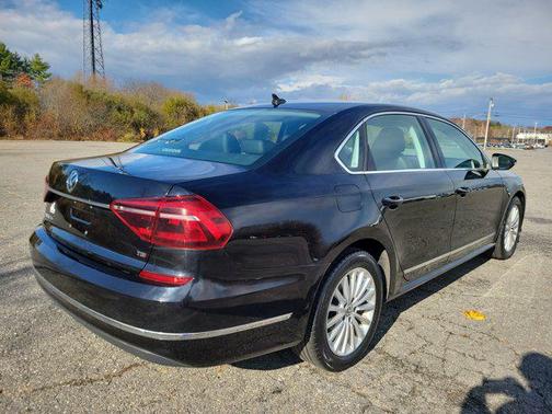 2017 Volkswagen Passat 1.8T SE