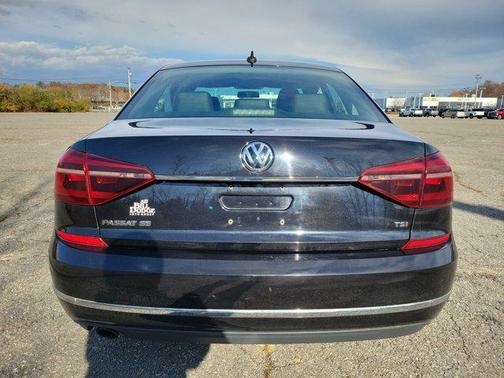 2017 Volkswagen Passat 1.8T SE
