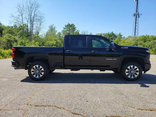 2024 Chevrolet Silverado 2500 Custom