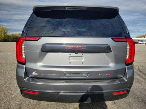 2022 GMC Yukon 4WD AT4