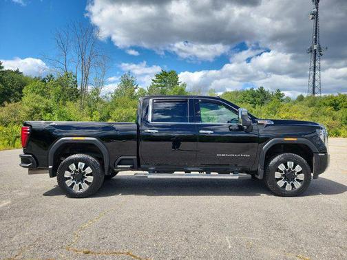 2025 GMC Sierra 2500 Denali