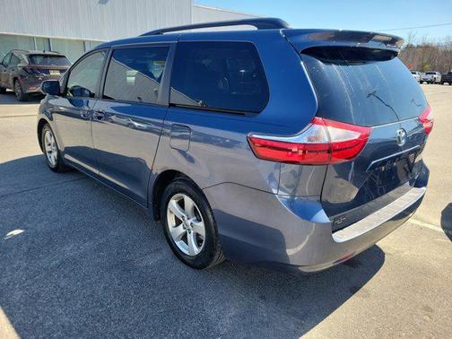 2015 Toyota Sienna LE