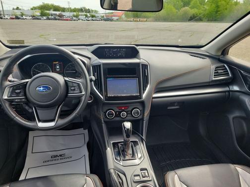Crystal White Pearl 2018 Subaru Crosstrek 2.0i Limited