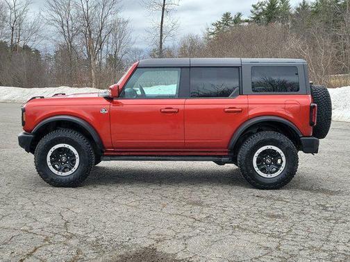 Hot Pepper Red Metallic Tinted Clearcoat 2024 Ford Bronco Outer Banks