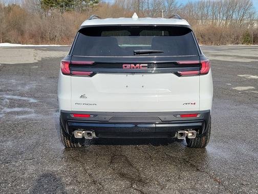 2026 GMC Acadia AT4 AWD