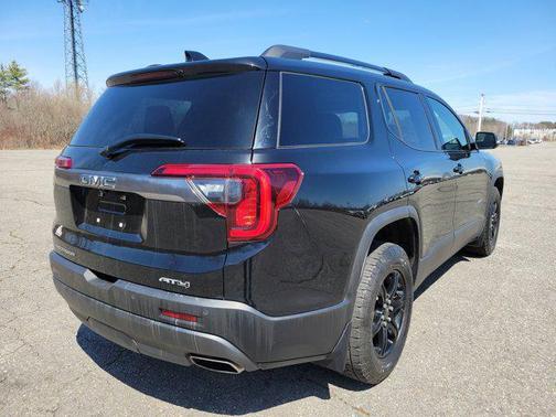 2023 GMC Acadia AWD AT4