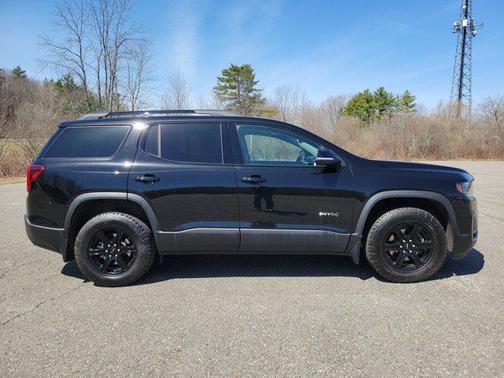 2023 GMC Acadia AWD AT4