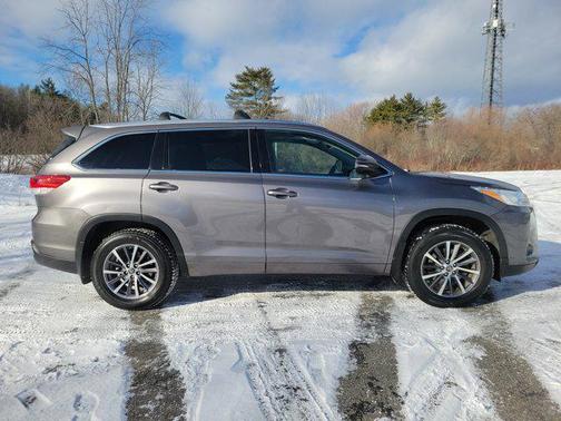 2018 Toyota Highlander SE