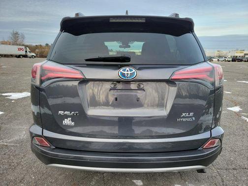 2017 Toyota RAV4 Hybrid SE