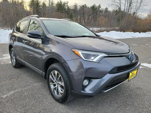2017 Toyota RAV4 Hybrid SE