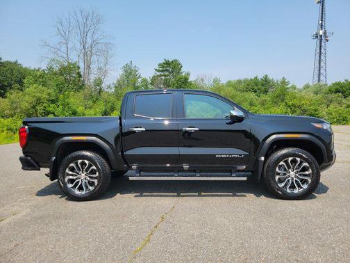 2024 GMC Canyon Denali