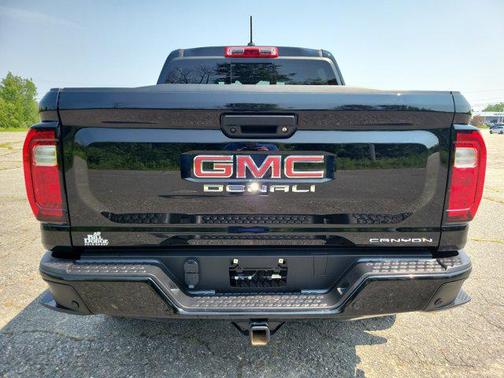 2024 GMC Canyon Denali