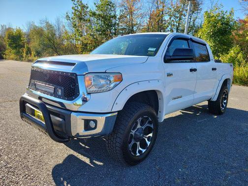 2014 Toyota Tundra SR5
