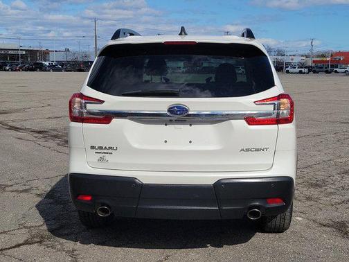 Crystal White Pearl 2023 Subaru Ascent Premium 7-Passenger