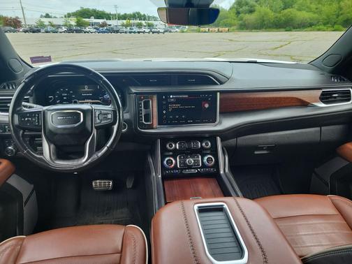 White Frost Tricoat 2023 GMC Yukon XL Denali Ultimate