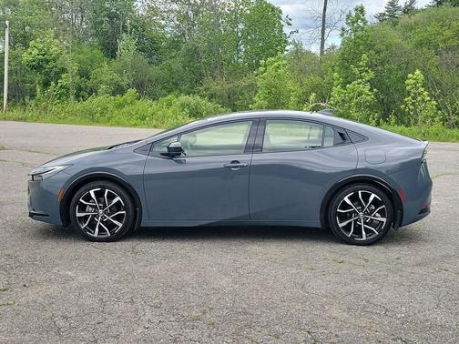 Guardian Gray 2024 Toyota Prius Prime XSE