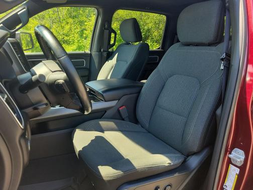 Delmonico Red Pearlcoat 2020 RAM 1500 Big Horn/Lone Star