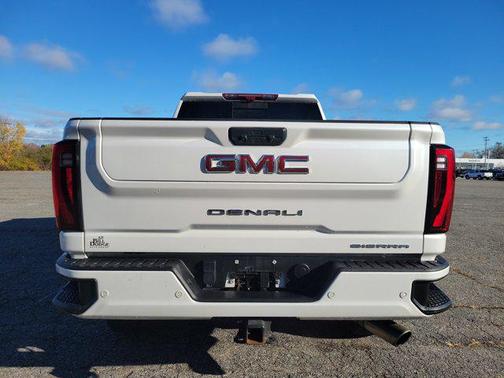 2024 GMC Sierra 2500 Denali