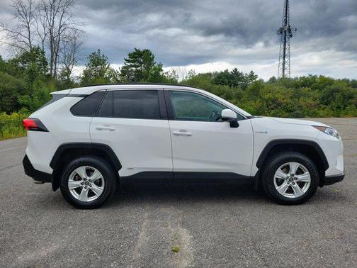 2020 Toyota RAV4 Hybrid XLE