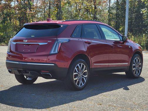2022 Cadillac XT5 Sport