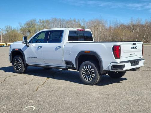 Glacier White Tricoat 2026 GMC Sierra 2500 Denali Ultimate