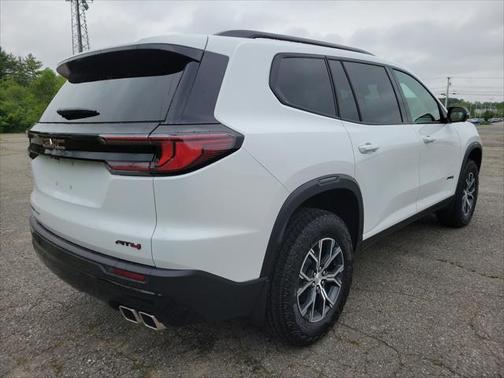 2025 GMC Acadia AWD AT4