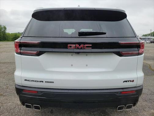 2025 GMC Acadia AWD AT4