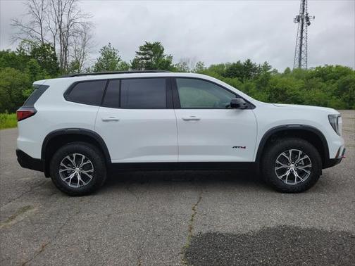 2025 GMC Acadia AWD AT4