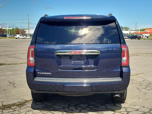 Dark Sapphire Blue Metallic 2019 GMC Yukon Denali