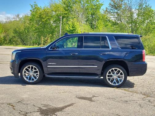 Dark Sapphire Blue Metallic 2019 GMC Yukon Denali