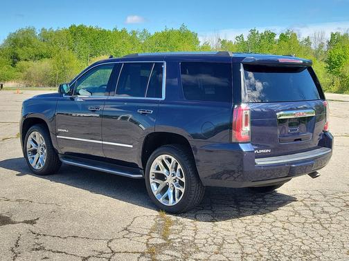 Dark Sapphire Blue Metallic 2019 GMC Yukon Denali