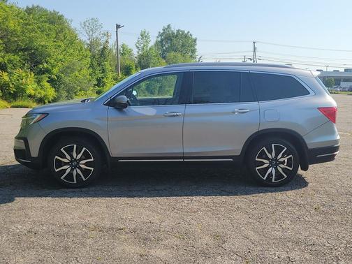 2021 Honda Pilot Touring 8-Passenger