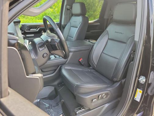 Onyx Black 2025 GMC Sierra 1500 Denali