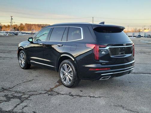 2025 Cadillac XT6 Premium Luxury AWD
