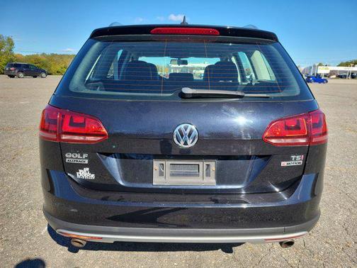 2017 Volkswagen Golf Alltrack TSI S